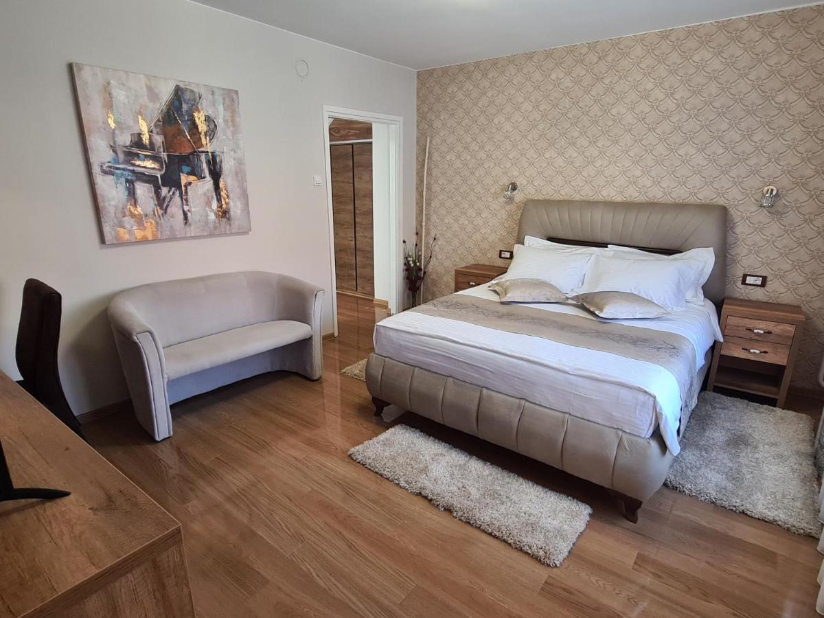 Apartmani Rajin Vrsac Zewnętrze zdjęcie