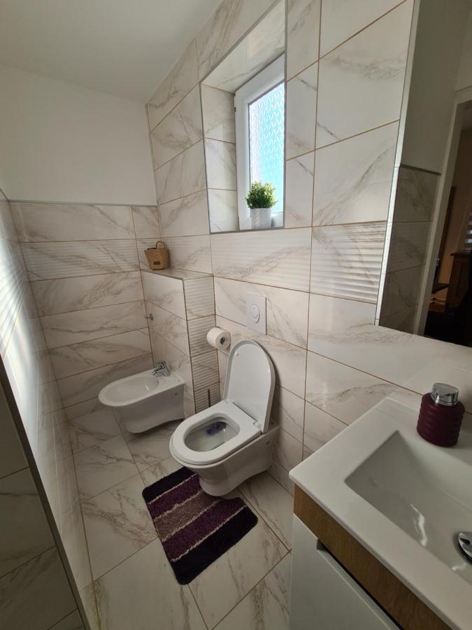 Apartmani Rajin Vrsac Zewnętrze zdjęcie